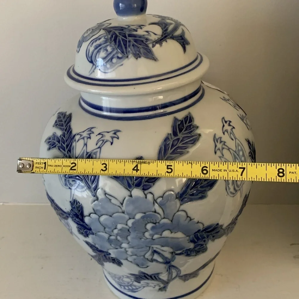Chinoiserie blue white ginger jar vase with lid New tradition ceramic home decor